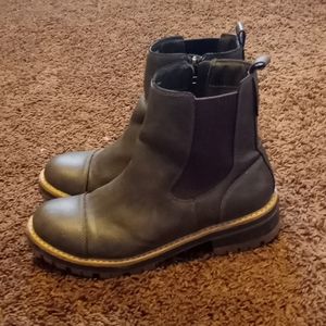 Time & Tru Chelsea boots
